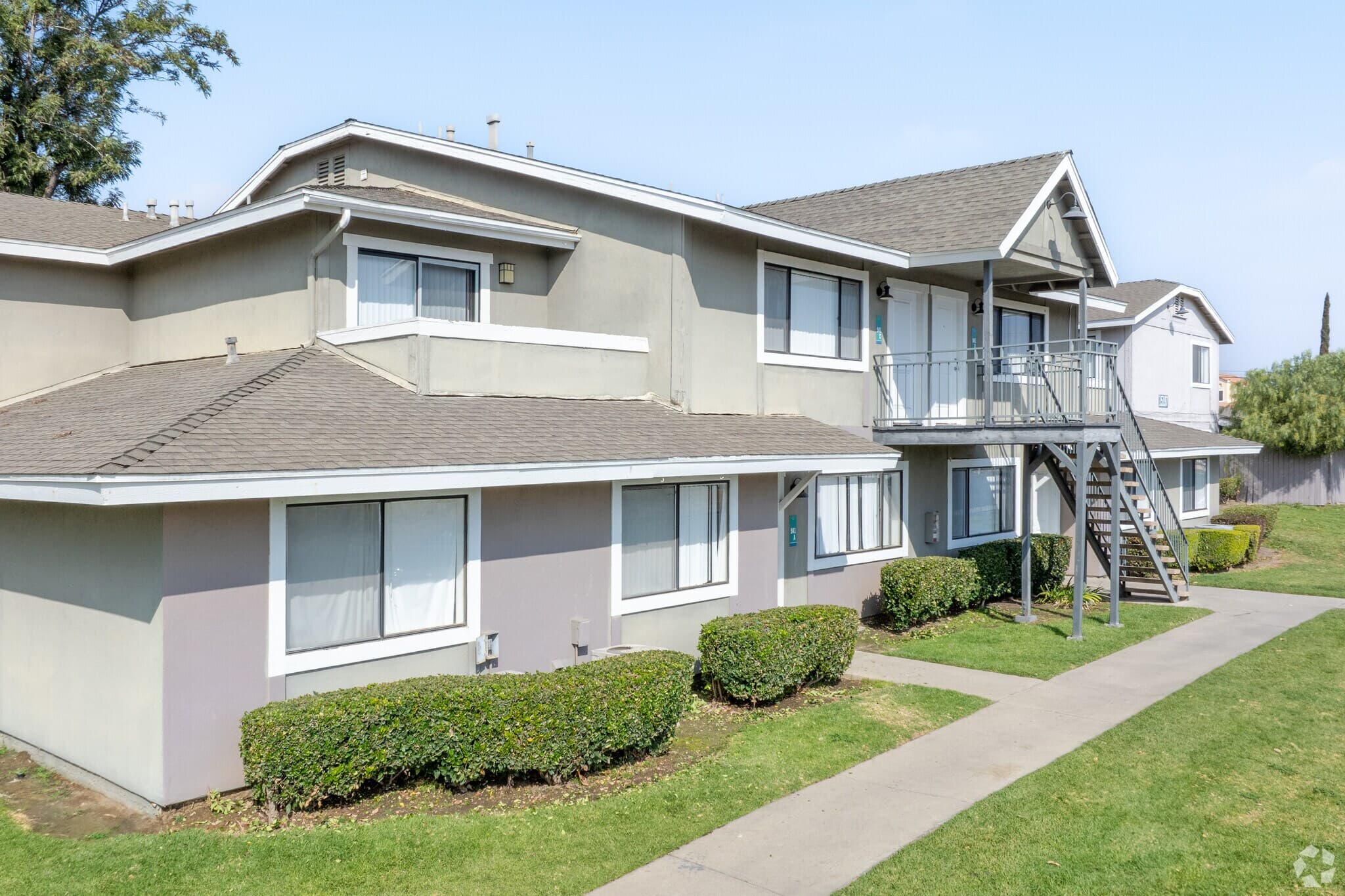 15159 Lincoln Street building photo